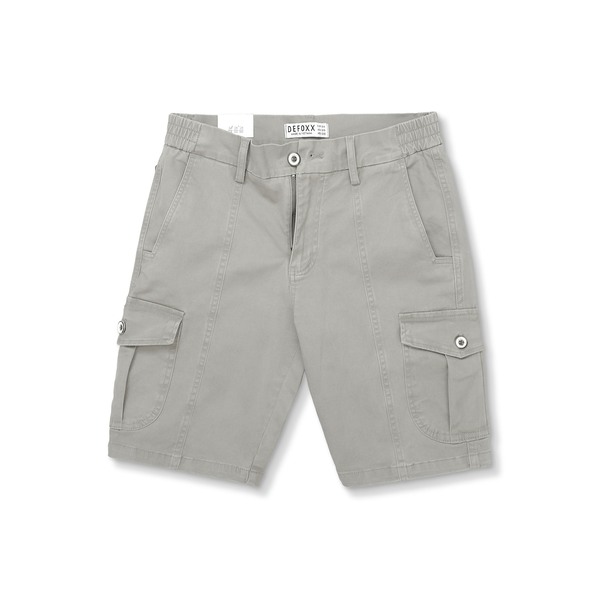 Quần short túi hộp Defoxx màu ghi là sự kết hợp hoàn hảo giữa phong cách thời trang và tính tiện dụng