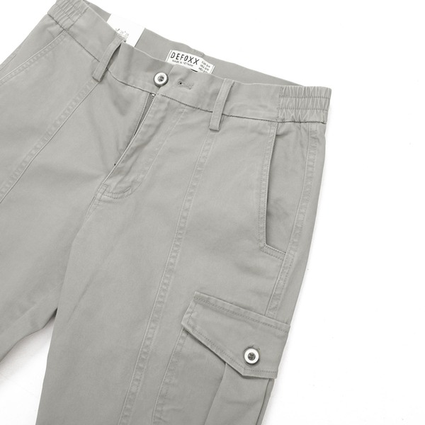 Quần short túi hộp Defoxx màu ghi là lựa chọn tuyệt vời